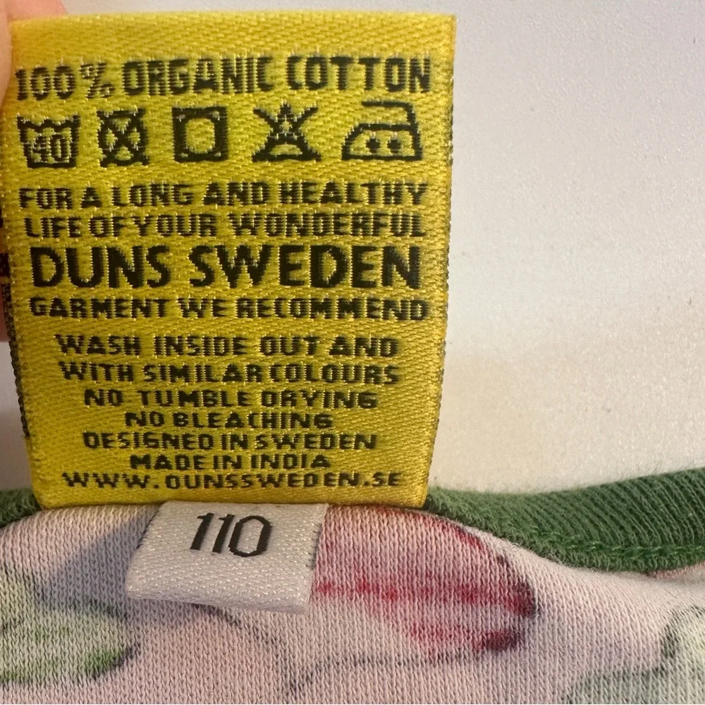 DUNS Sweden Organic Cotton Radish Kids Tee Size‎ 110 4-5yrs HTF